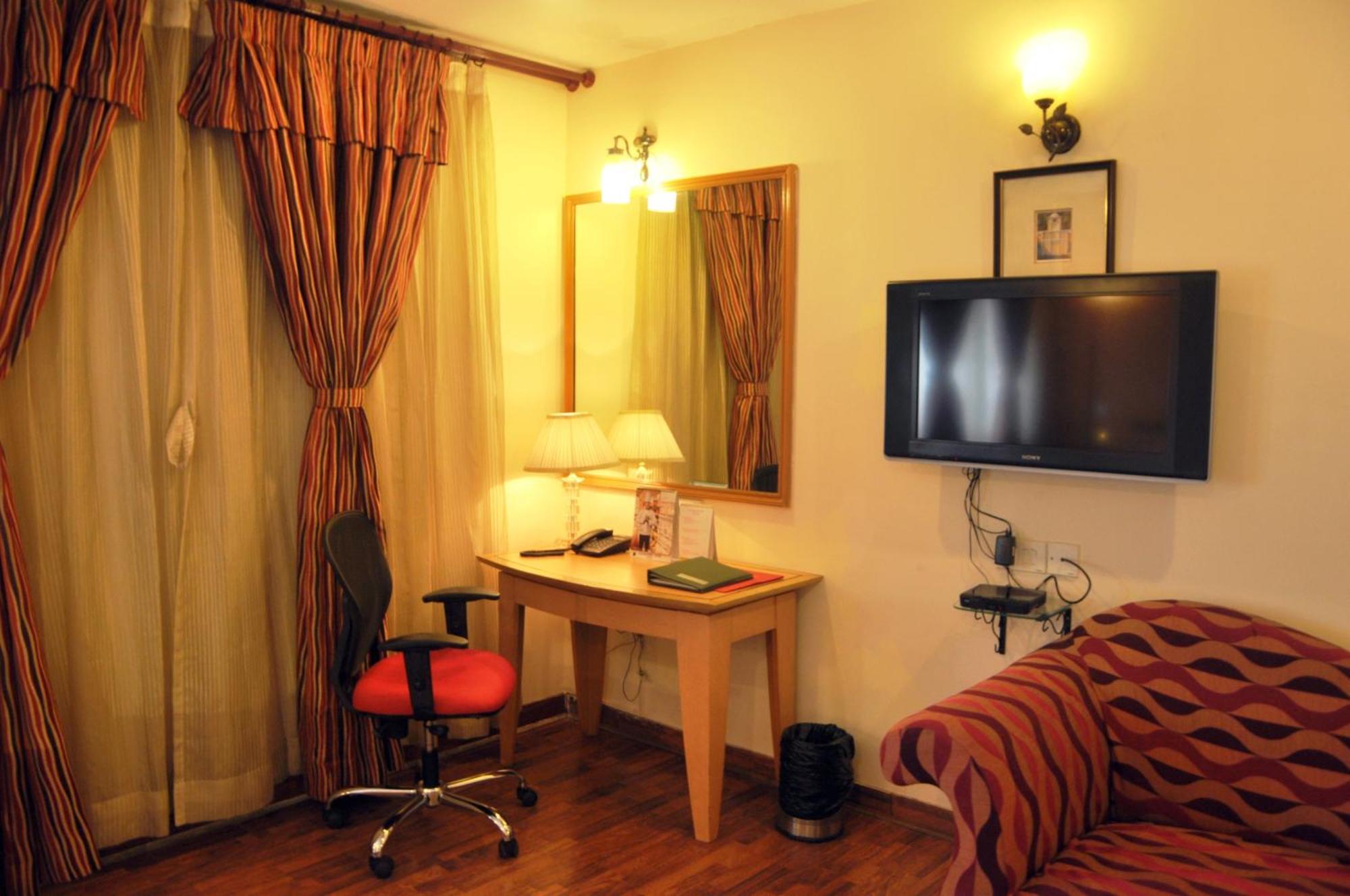 Indismart Hotel Kalkutta Kültér fotó