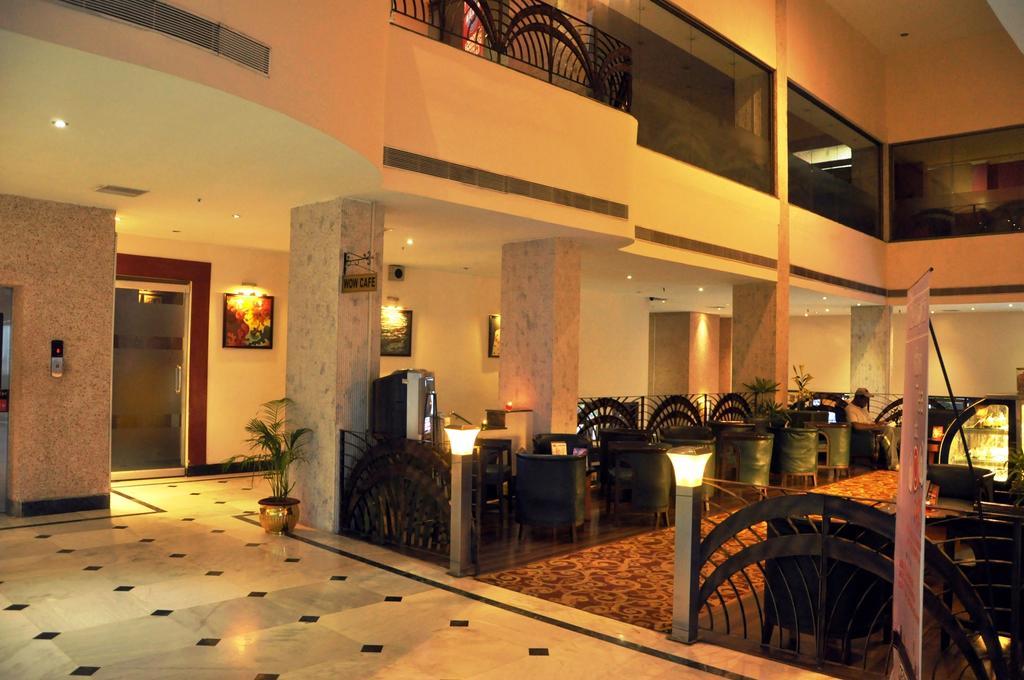 Indismart Hotel Kalkutta Kültér fotó