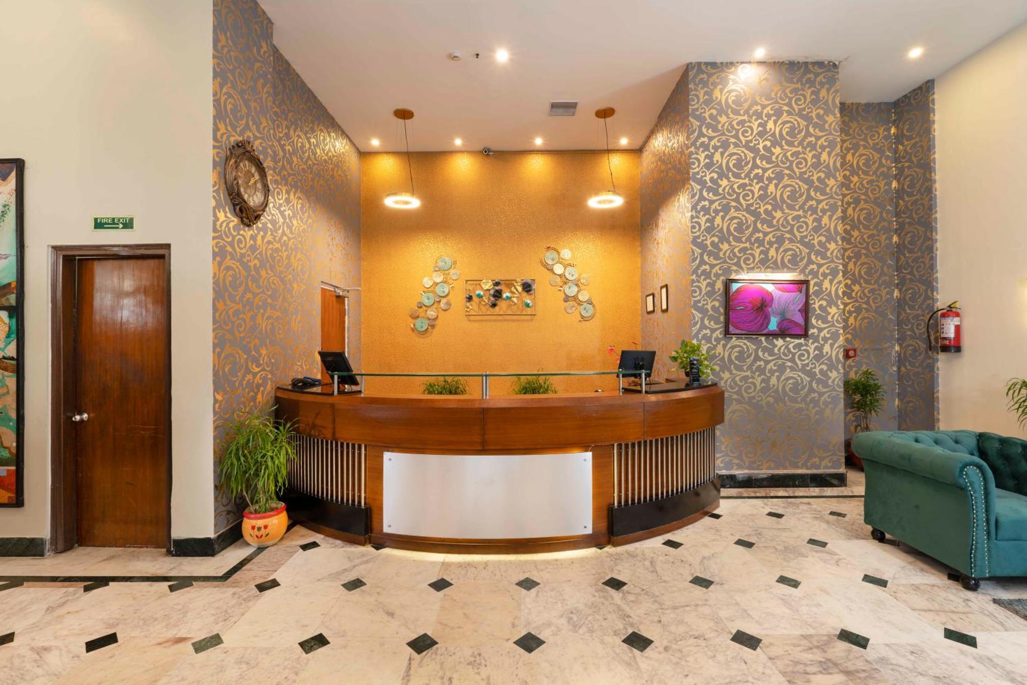 Indismart Hotel Kalkutta Kültér fotó
