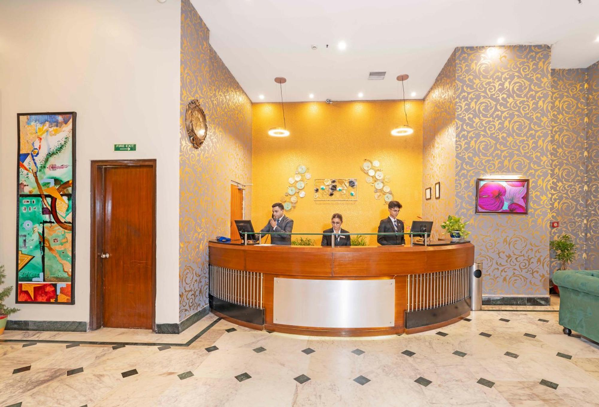 Indismart Hotel Kalkutta Kültér fotó