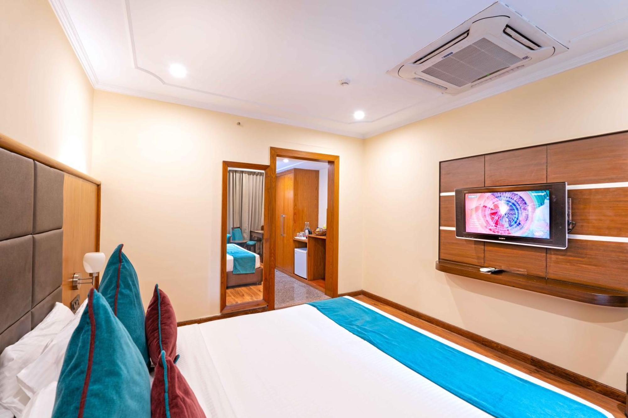 Indismart Hotel Kalkutta Kültér fotó