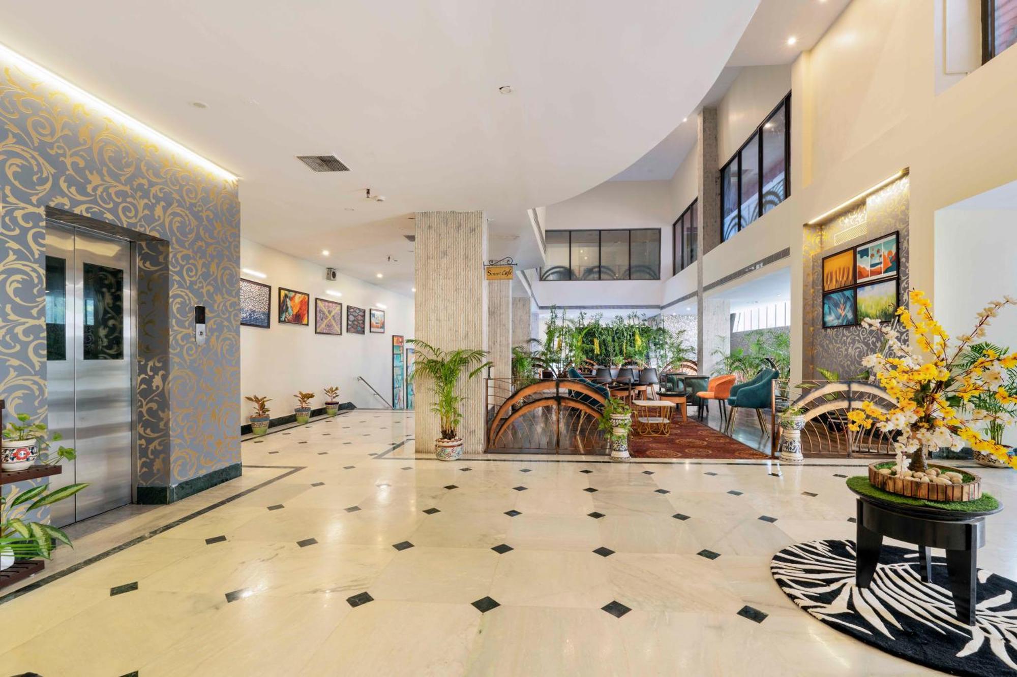 Indismart Hotel Kalkutta Kültér fotó