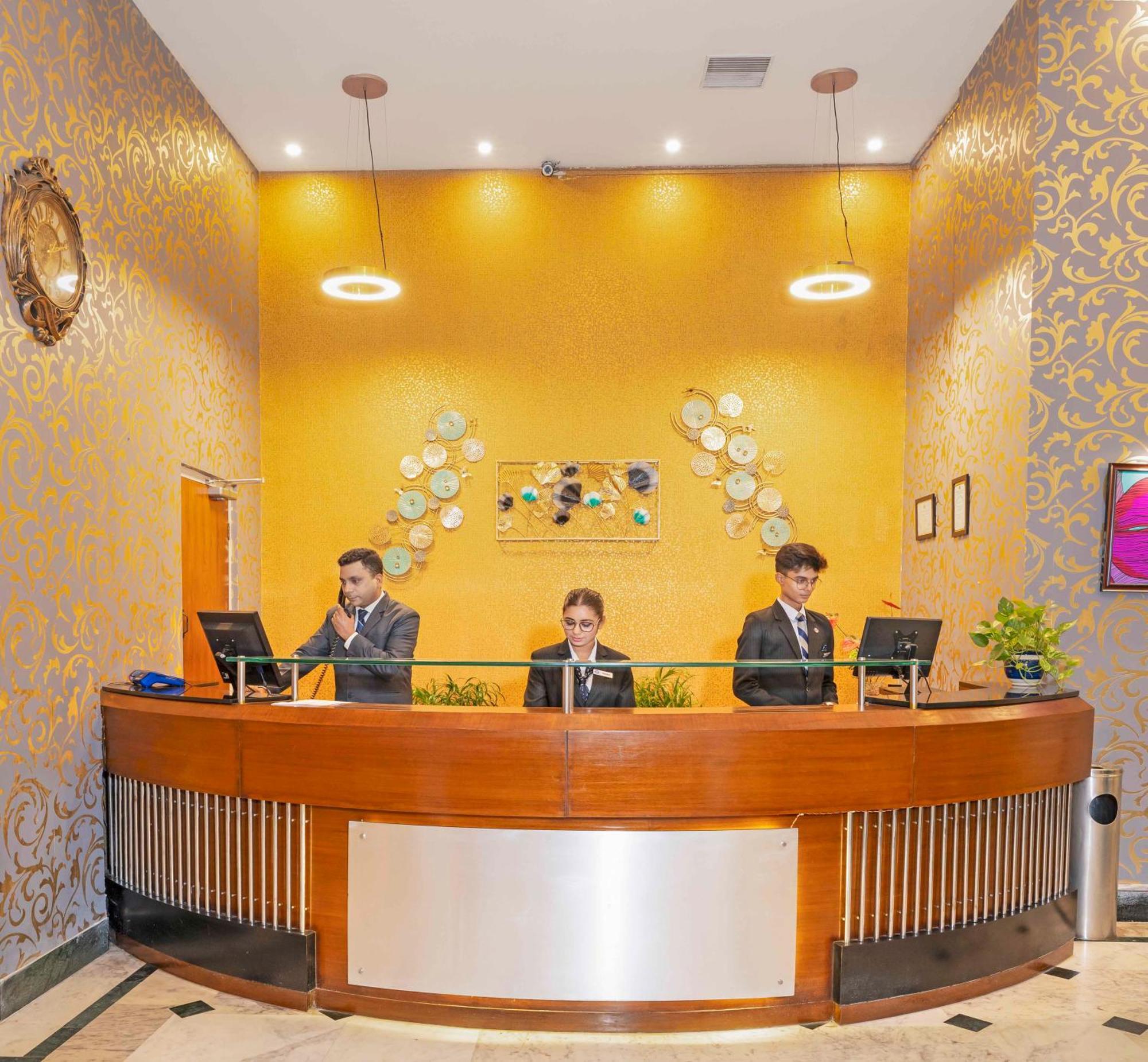 Indismart Hotel Kalkutta Kültér fotó