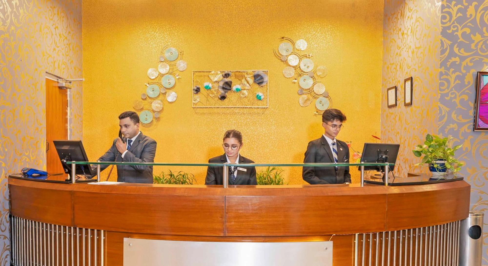 Indismart Hotel Kalkutta Kültér fotó