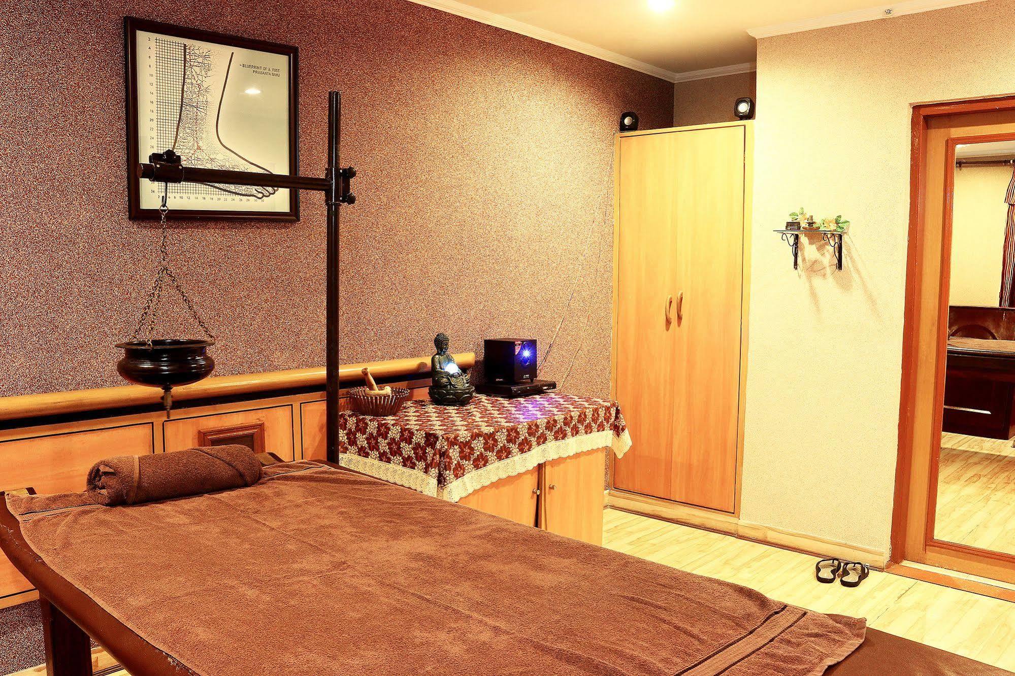 Indismart Hotel Kalkutta Kültér fotó
