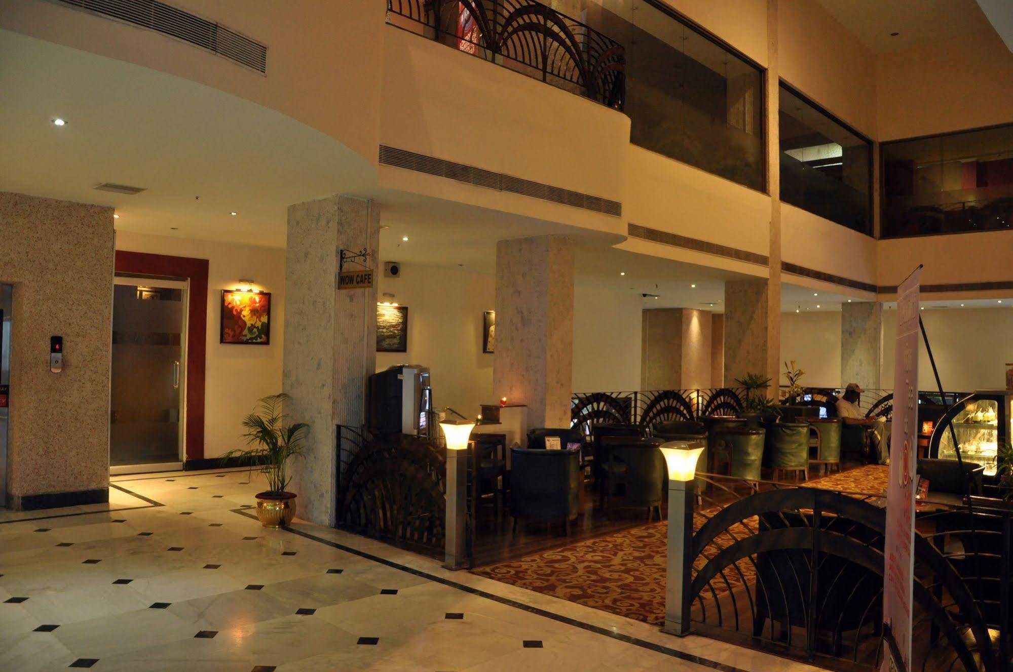 Indismart Hotel Kalkutta Kültér fotó